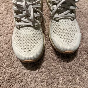 adidas unisex White Running Shoes